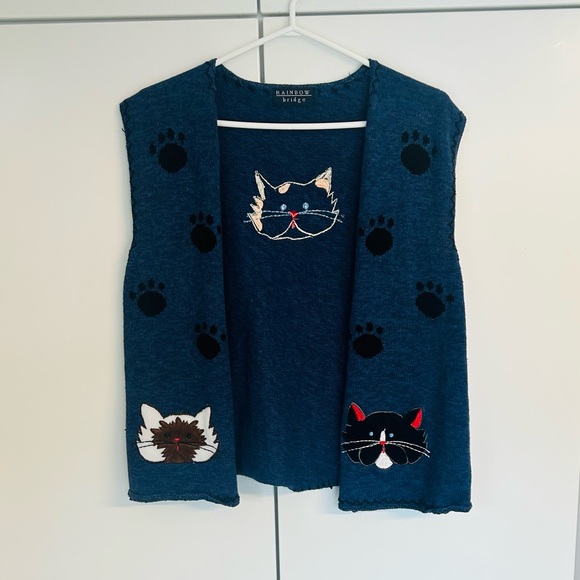 Cottagecore Rainbow Bridge Blue Vintage Knit Blue Sweater Vest with cats M-L - Picture 3 of 14